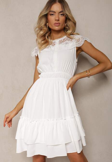 Biała Rozkloszowana Sukienka Midi z Gumką w Talii i Koronkowym Dekoltem Panita