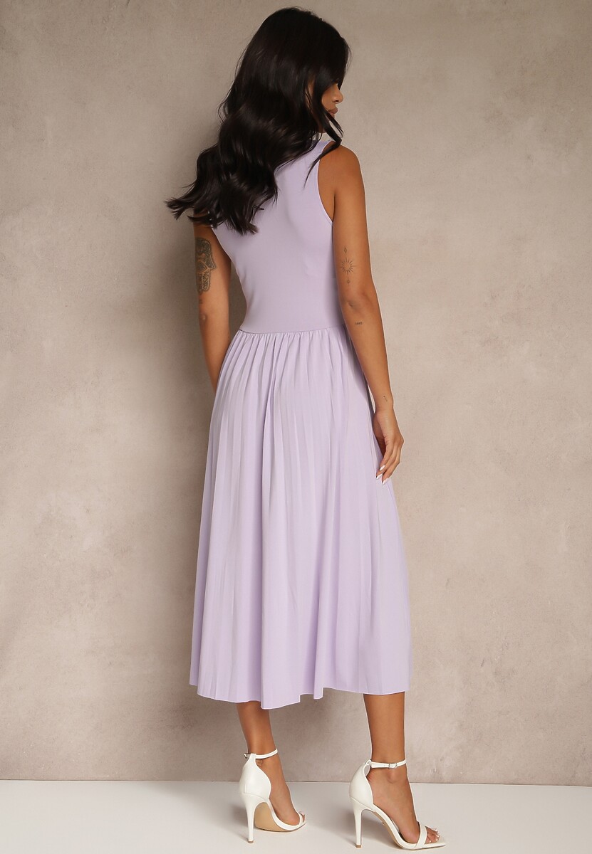 Fioletowa Sukienka z Kopertowym Dekoltem i Plisowanym Dołem Anamarie