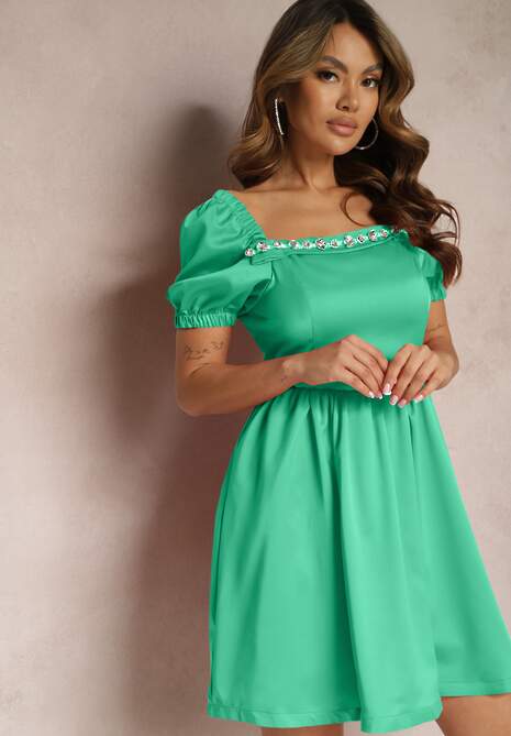 Zielona Rozkloszowana Sukienka Mini z Wycięciami po Bokach i Cyrkoniami na Dekolcie Erelasia