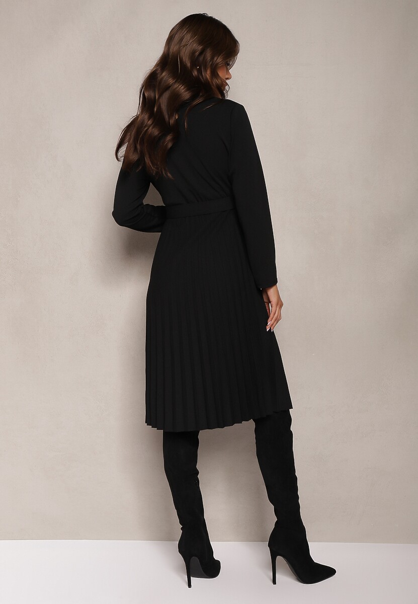 Czarna Plisowana Sukienka Midi z Paskiem w Talii Pailomena