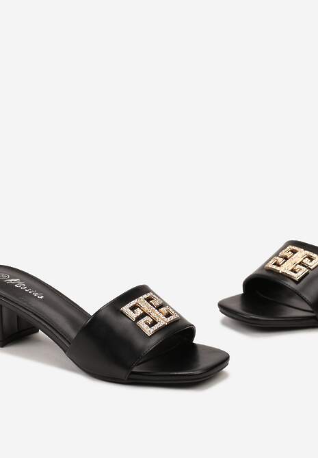 Czarne Klapki z Kwadratowym Noskiem ze Złotą Ozdobą Mownerra
