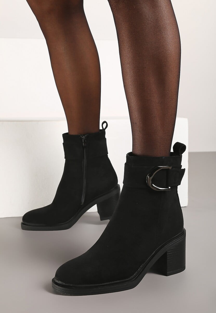 Czarne Botki Sztyblety na Słupku z Ozdobnym Paskiem i Klamrą Irissara
