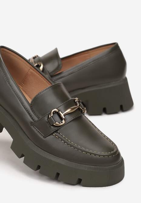 Zielone Mokasyny z Ozdobną Klamerką na Grubej Podeszwie Neizia