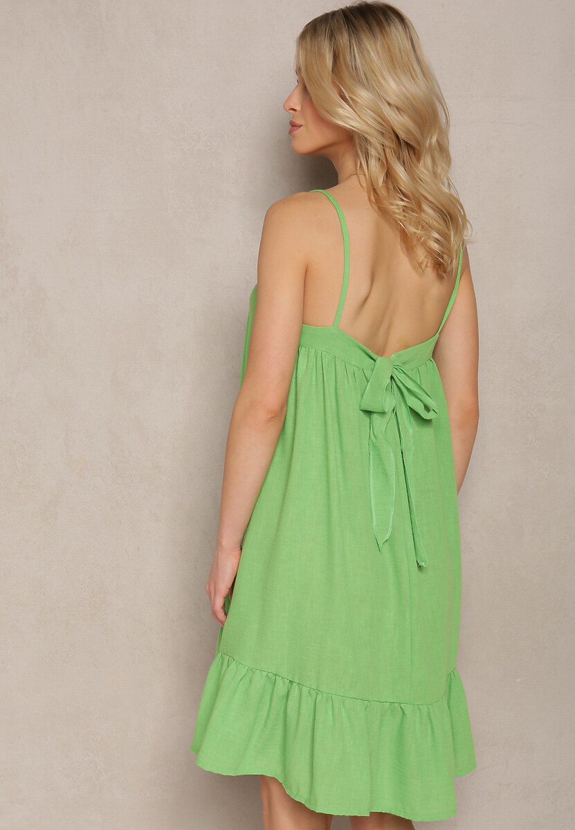 Jasnozielona Sukienka na Ramiączkach o Rozkloszowanym Kroju z Wiązaniem z Tyłu i Falbanką Palara