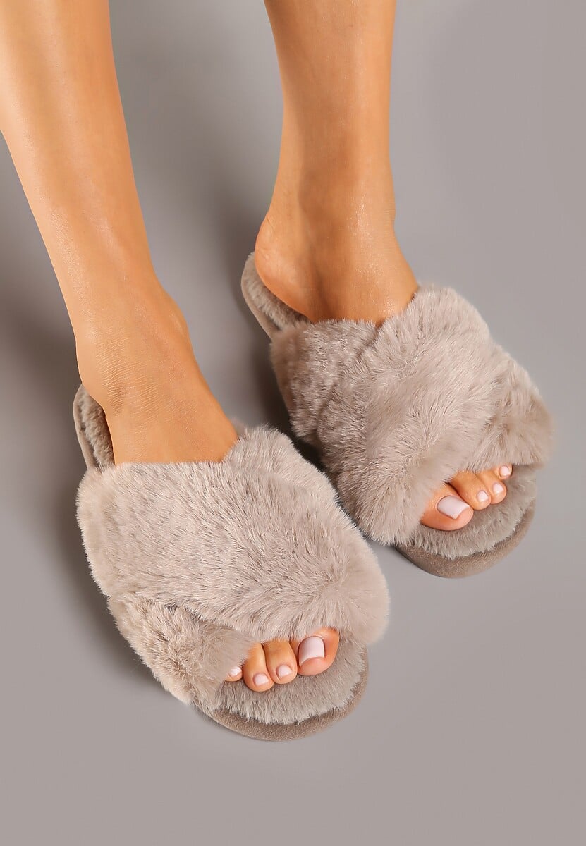 Ciemnobeżowe Kapcie Vices z Futerka ze Skrzyżowanymi Paskami Selanthra