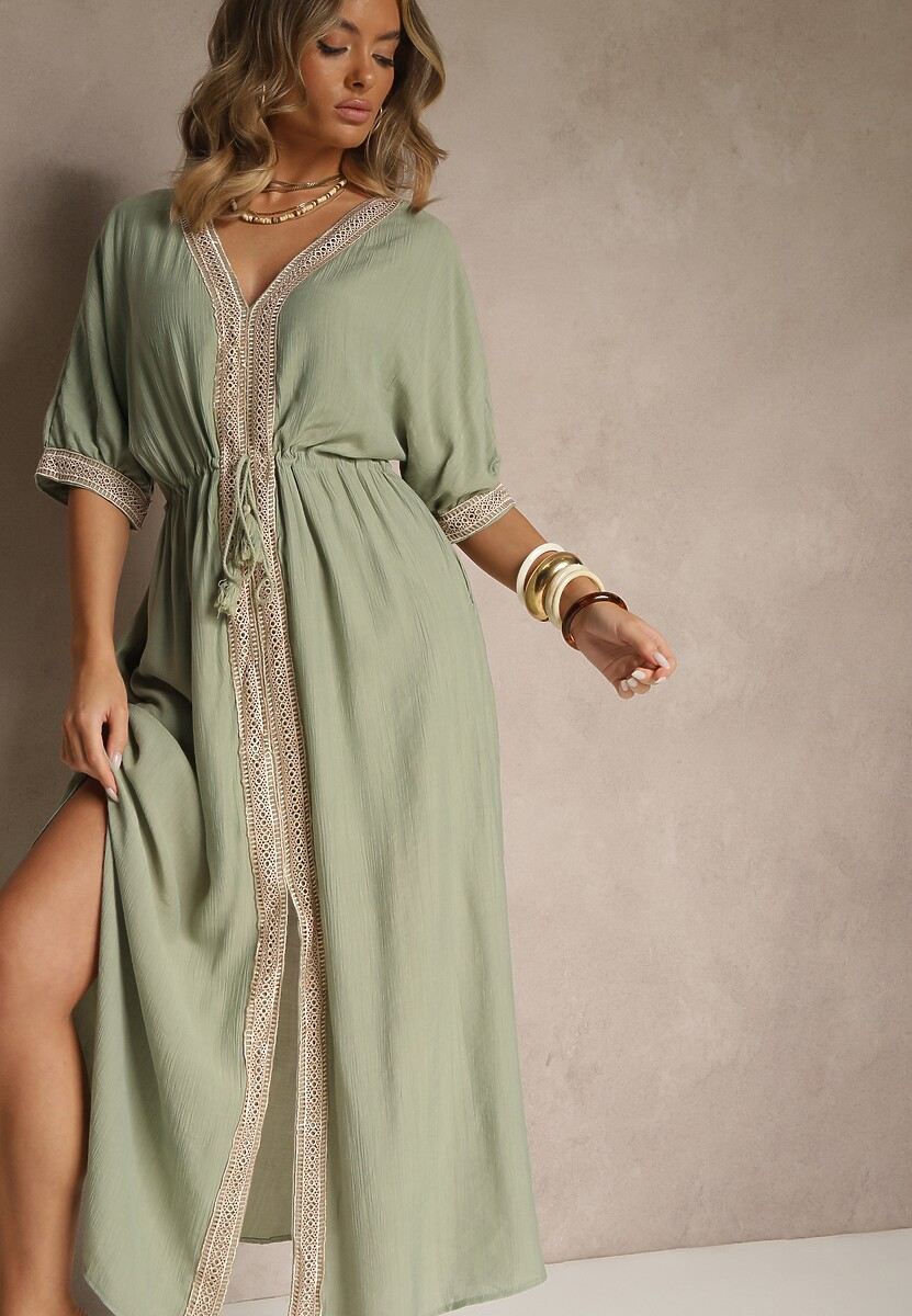 Zielona Sukienka z Wiskozy Ozdobiona Ażurowymi Wstawkami Aloviana