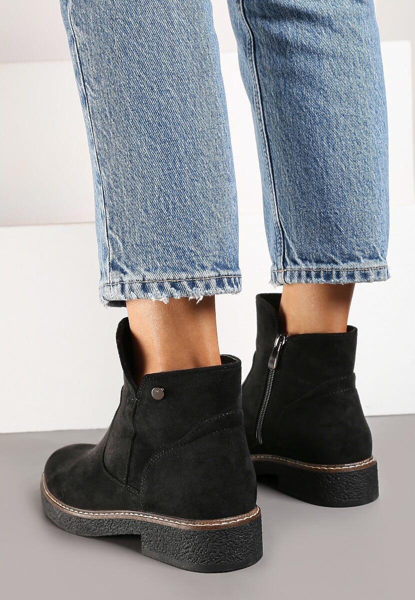 Czarne Botki na Płaskiej Podeszwie z Ozdobnymi Przeszyciami Harirae