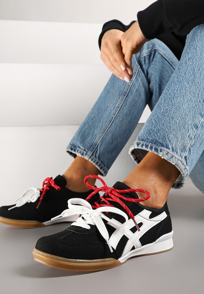 Białe Sneakersy Ozdobione Geometrycznym Wzorem i Podwójnym Sznurowaniem Hirozi