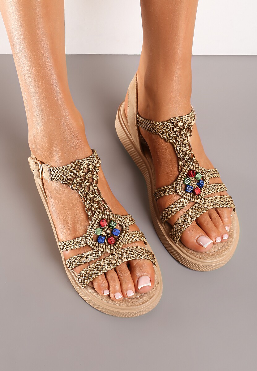 Ciemnobeżowe Płaskie Sandały z Ekoskóry z Plecionymi Paskami Ozdobione Kamieniami Alliara