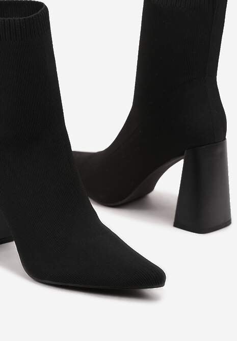 Czarne Wsuwane Botki na Stożku z Dopasowaną Cholewką Lerinelle