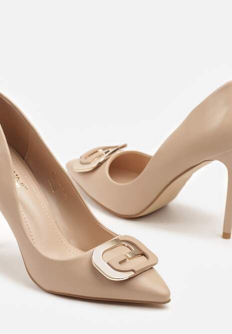 Beżowe Wsuwane Szpilki z Aplikacją na Nosku Efalindia