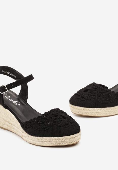 Czarne Sandały na Koturnie z Jutową Plecionką i Ażurową Cholewką ze Sprzączką Witheria