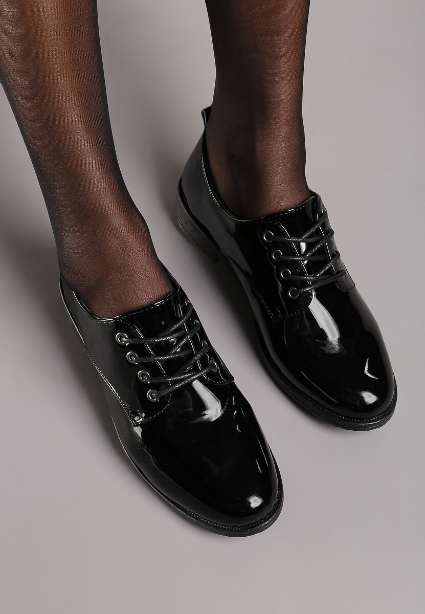 Czarne Lakierowane Półbuty Oksfordki Sznurowane na Rzemyki Zatella