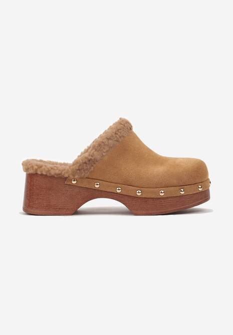 Brązowe Futerkowe Klapki Mule na Platformie Ozdobione Ćwiekami Crelina
