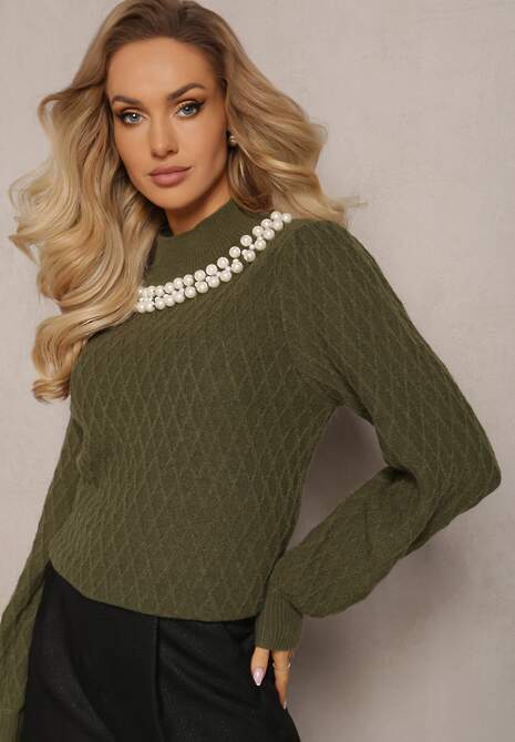 Ciemnozielony Sweterkowy Golf w Romby z Bufiastymi Rękawami i Perełkowym Naszyjnikiem Ravalia