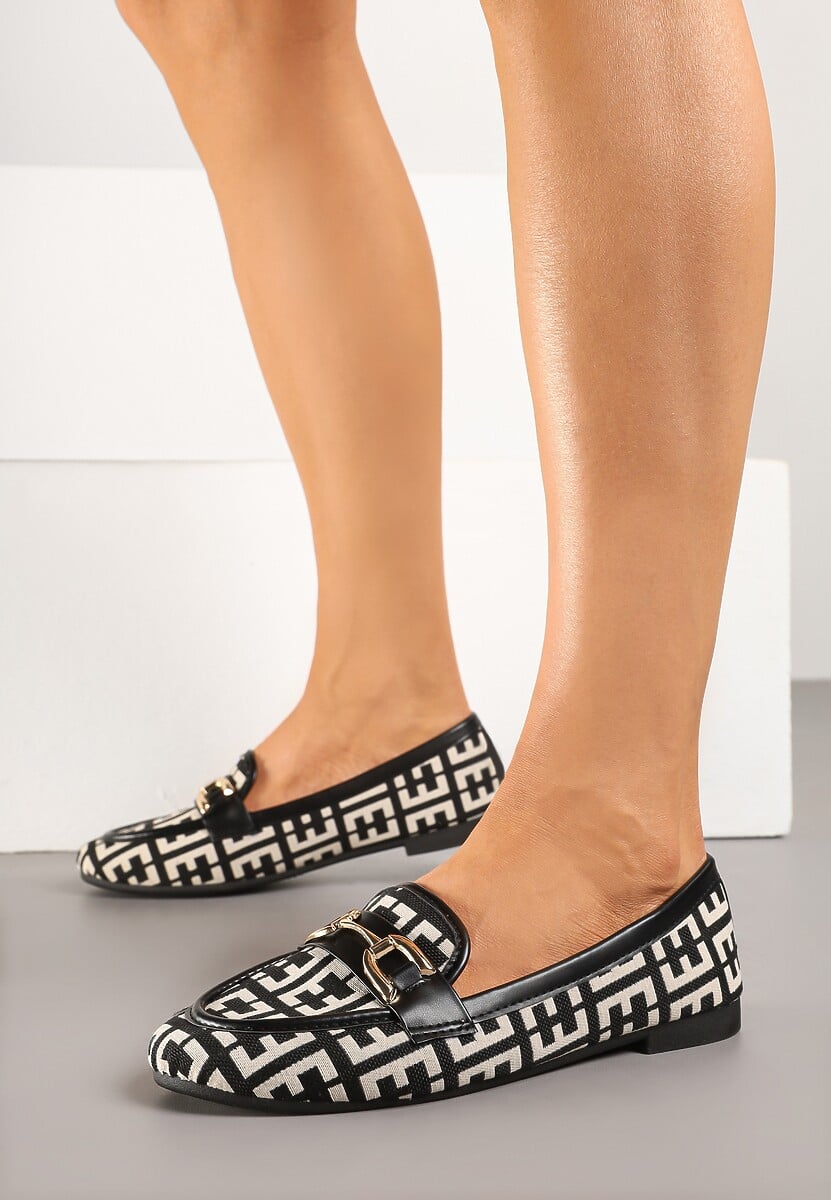 Czarne Mokasyny z Ekozamszu z Ozdobną Metaliczną Aplikacją Nusarila