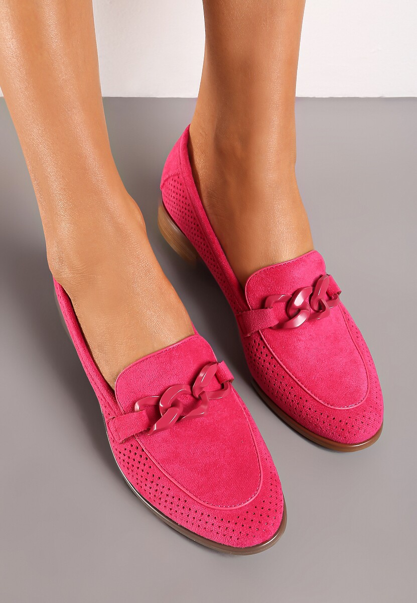 Fuksjowe Mokasyny ze Skórzaną Wkładką Ażurową Cholewką i Łańcuchem Egadde