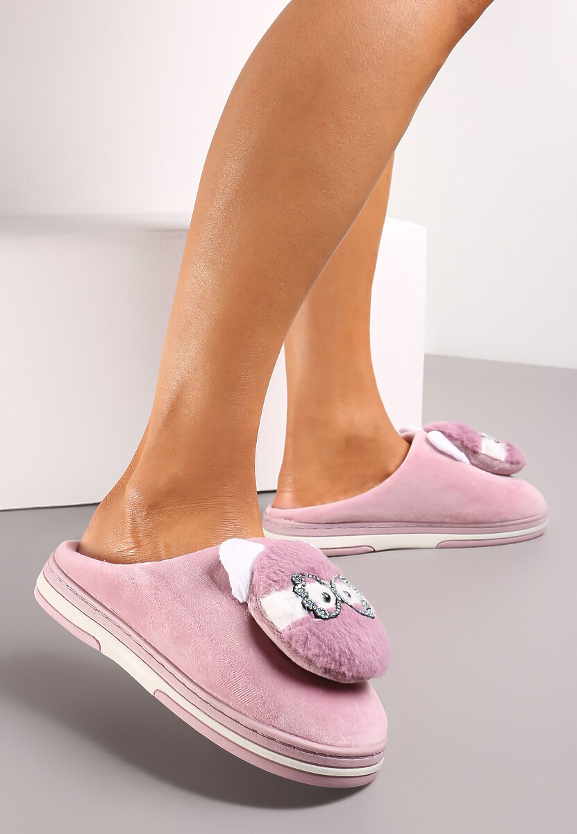 Fioletowe Futrzane Kapcie z Ozdobną Naszywką Oklonna