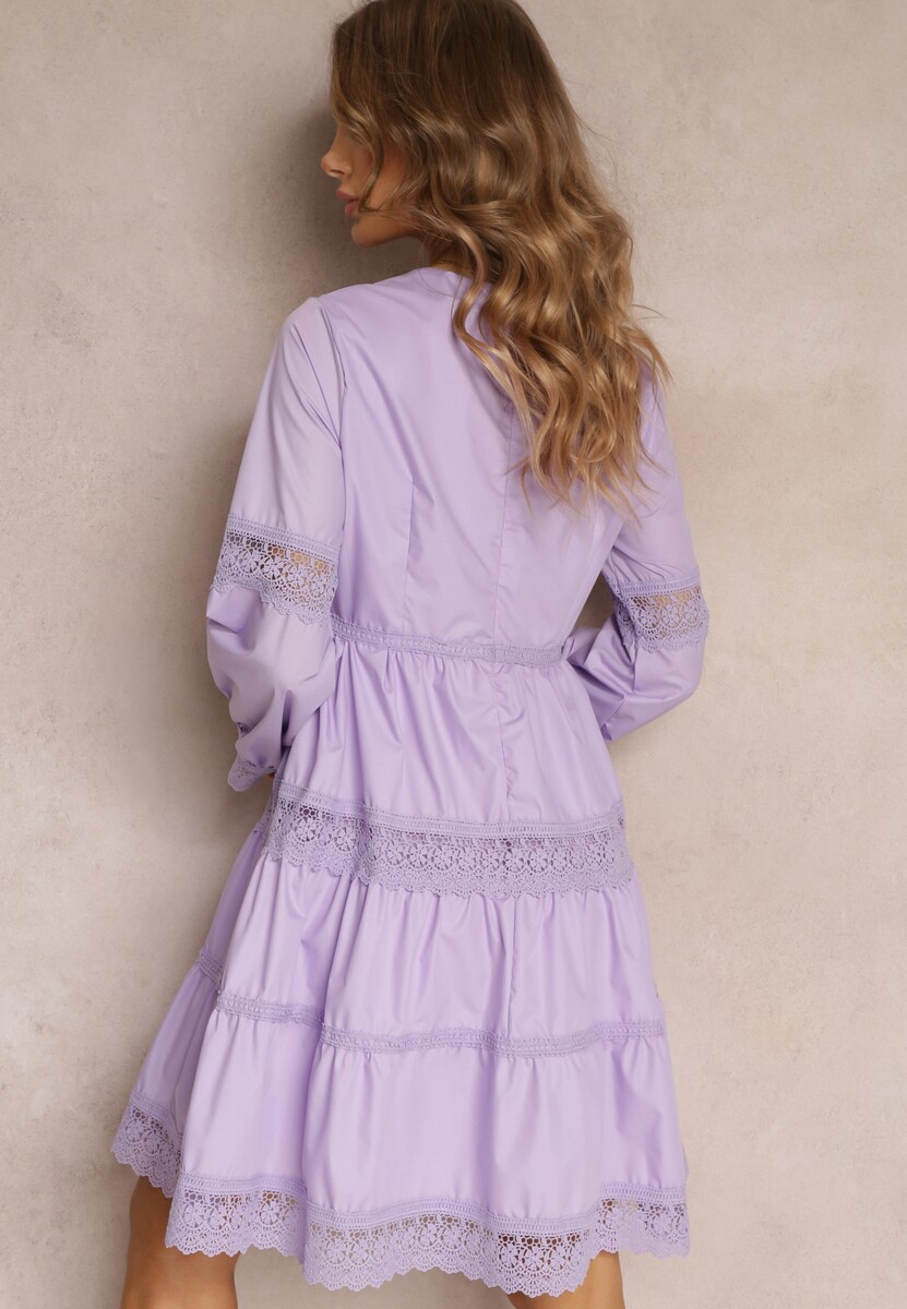 Fioletowa Rozkloszowana Sukienka Mini z Ozdobnym Dekoltem z Koronką Eudovana