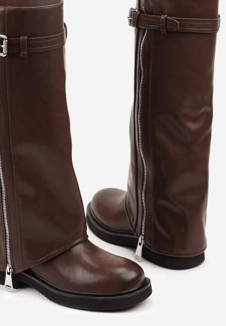 Brązowe Kozaki Typu Bikery Ozdobione Suwakiem Klamrą i Wywiniętą Cholewką Sovera
