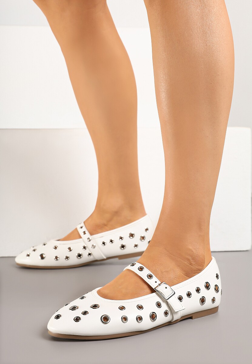 Białe Balerinki z Okrągłymi Nitami i Paseczkiem Finianis