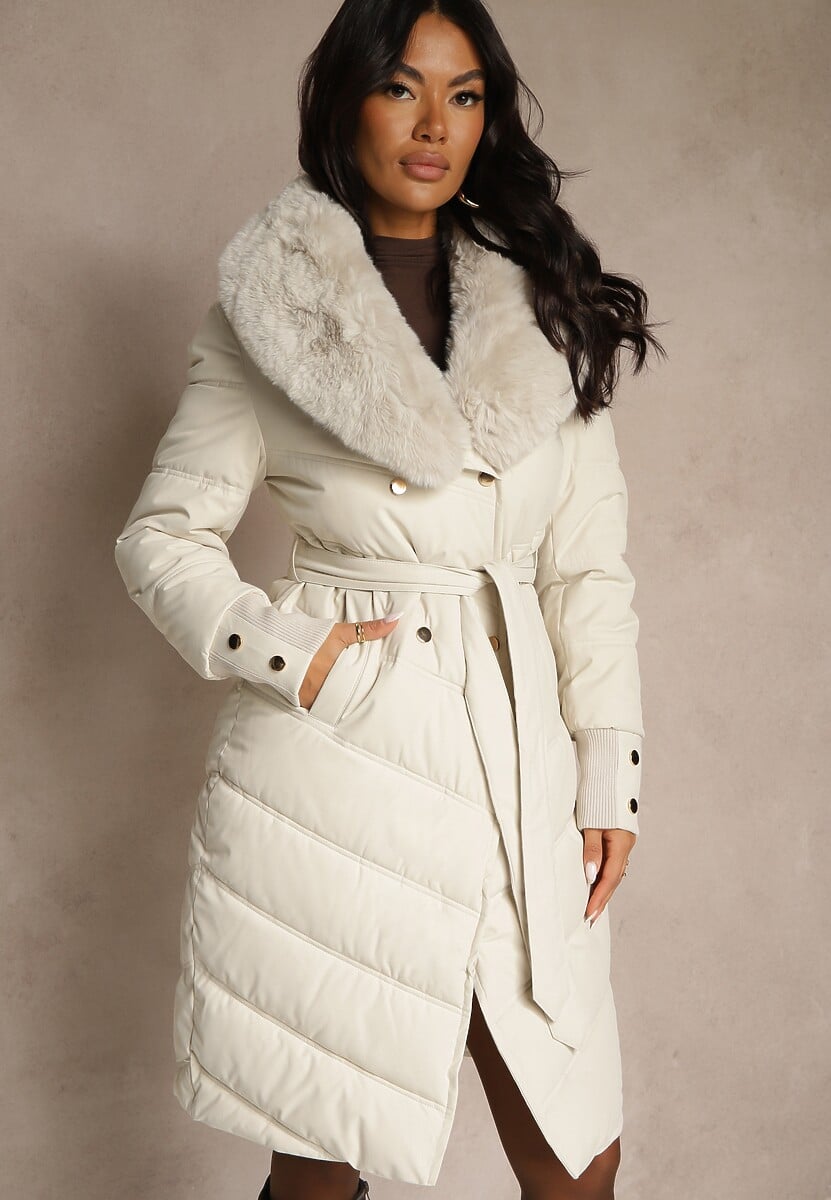 Biała Pikowana Kurtka o Eleganckim Kroju z Futerkiem i Wiązanym Paskiem Galinessa