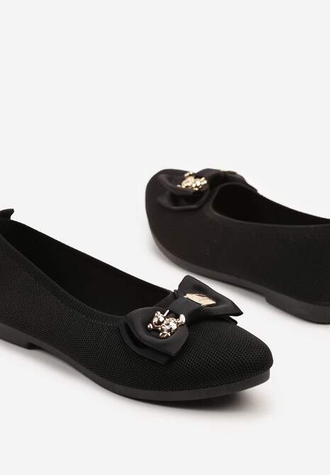 Czarne Balerinki Ozdobione Metalicznymi Aplikacjami i Kokardą Bretella