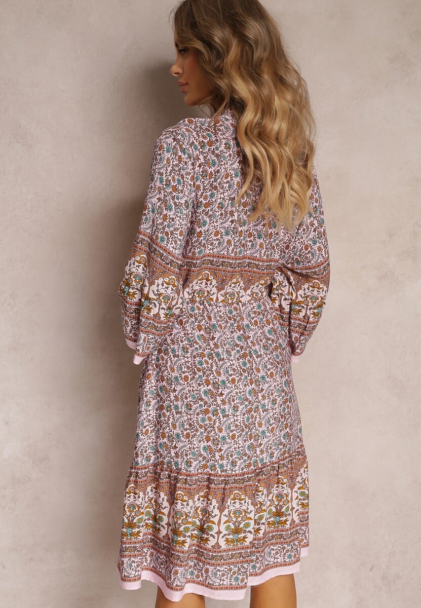 Ciemnoróżowa Wiskozowa Sukienka w Kwiaty z Rękawem 3/4 i Falbanką Sulamita