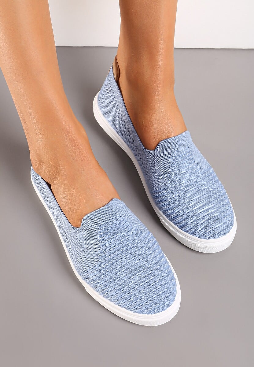 Niebieskie Wsuwane Tenisówki Ozdobione Wstawką z Ekoskóry na Zapiętku Eliriaba