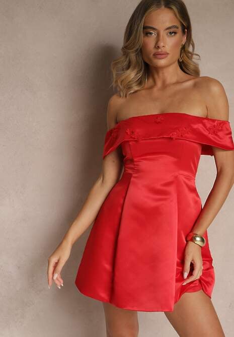 Czerwona Sukienka Hiszpanka Vices z Satyny Zdobiona Aplikacjami Fenilune