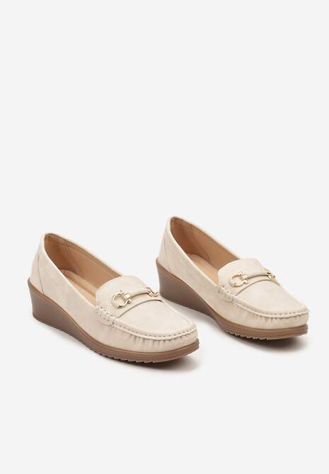 Jasnobeżowe Półbuty Mokasyny na Koturnie z Metaliczną Ozdobą Dalisha