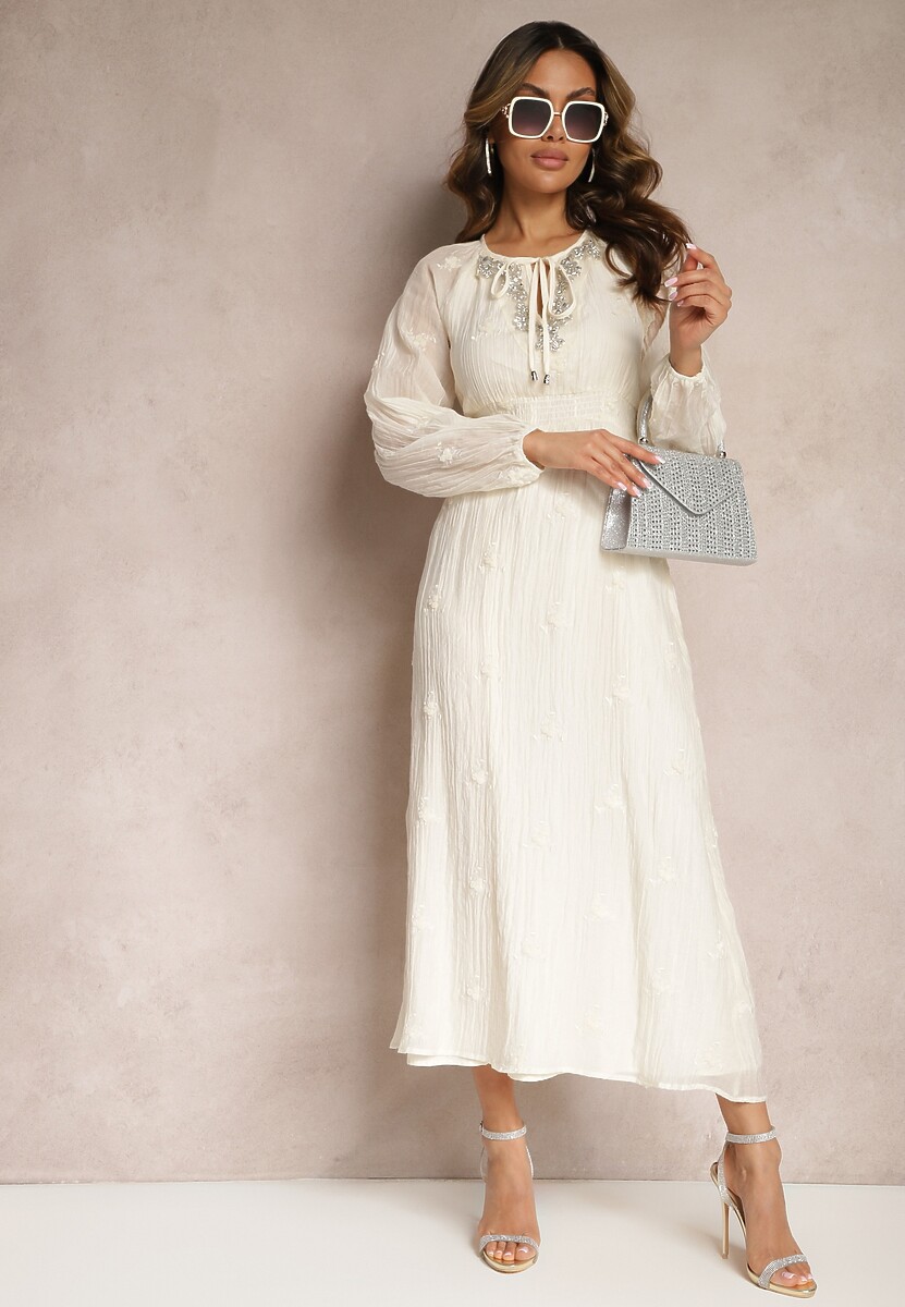 Jasnobeżowa Sukienka Boho Ozdobiona Wiązaniem i Cyrkoniami Przy Dekolcie z Gumką w Talii Kalenda