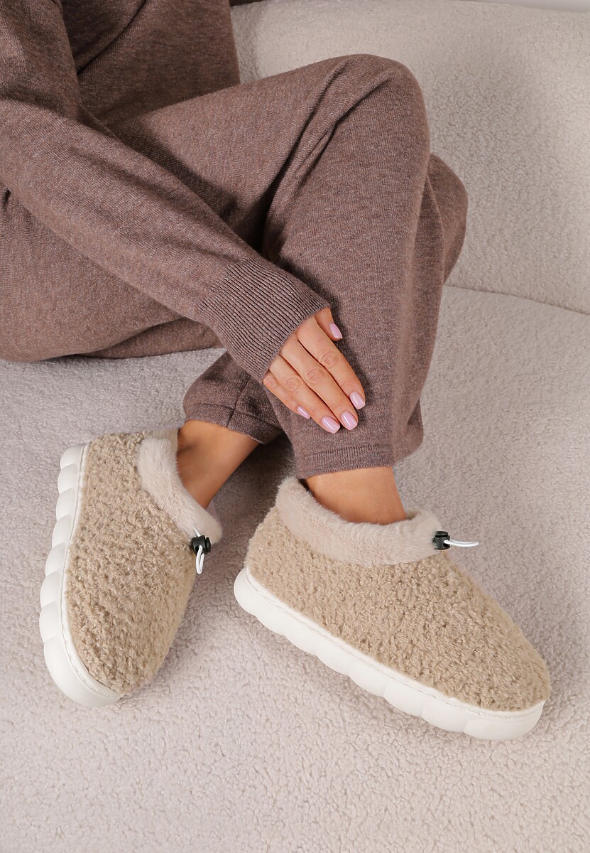 Ciemnobeżowe Kapcie Vices z Futerkiem i Dodatkowym Ściągaczem Calavina