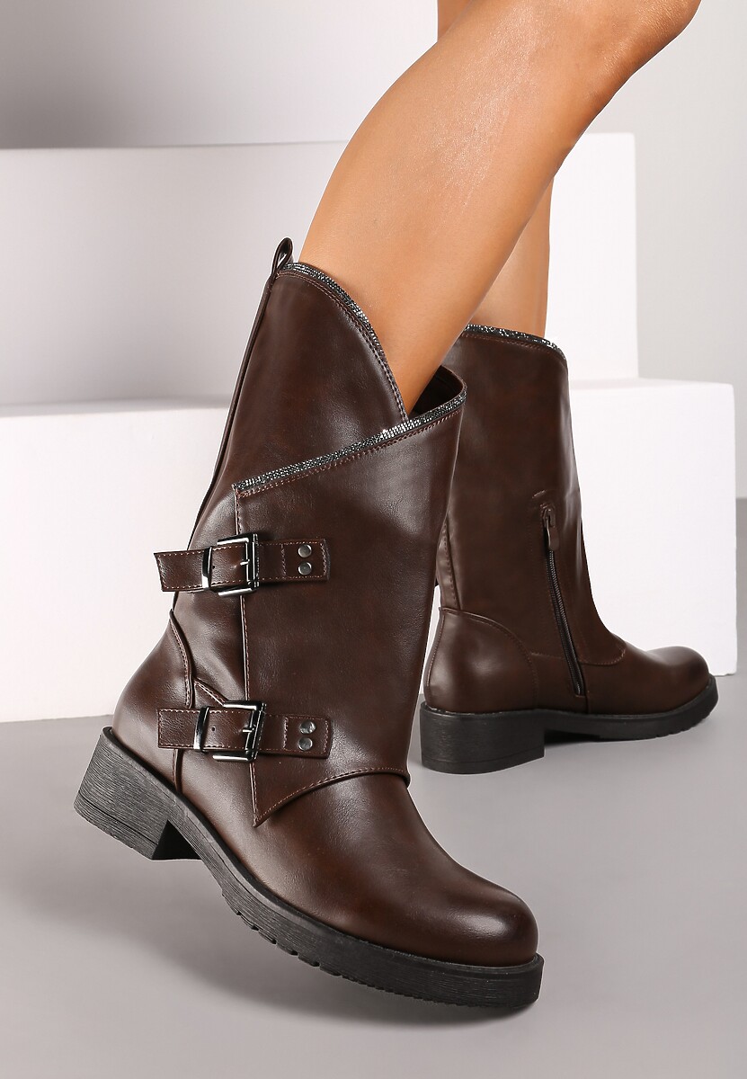 Brązowe Masywne Botki z Asymetryczną Cholewką i Klamrami w Stylu Motocyklowym Erienna
