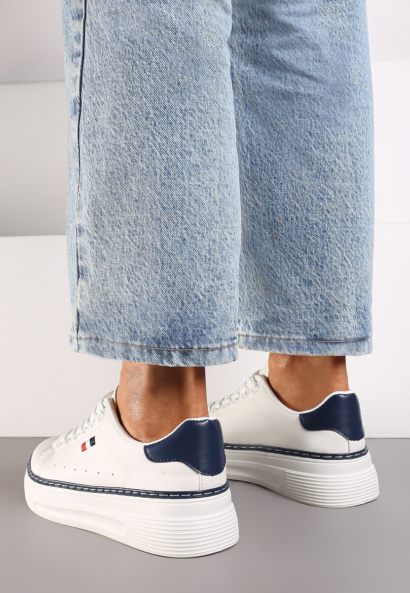 Biało-Granatowe Basicowe Sneakersy na Platformie Ozdobione Metalicznymi Wstawkami Vaiden