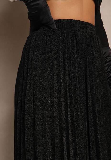 Czarna Połyskująca Spódnica o Rozkloszowanym Kroju z Gumką w Pasie i Plisami Edalliana