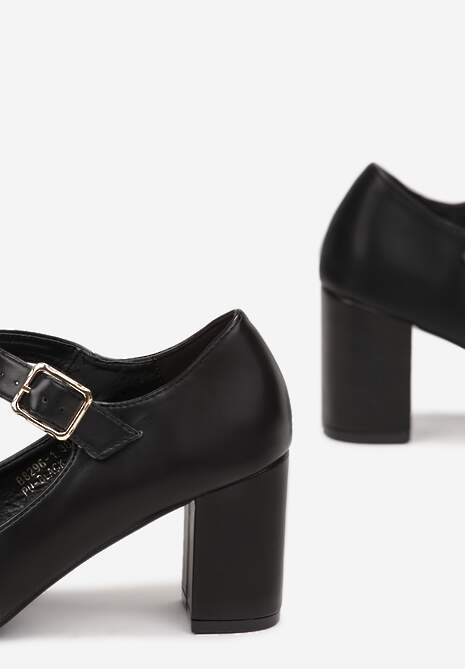 Czarne Czółenka na Słupku z Paskiem i Migdałowym Noskiem Cornals