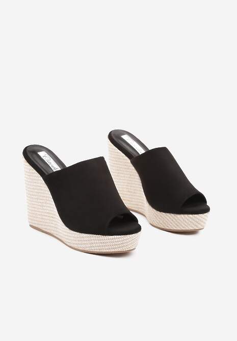 Czarne Klapki z Szerokim Paskiem i Plecionym Koturnem Relivan