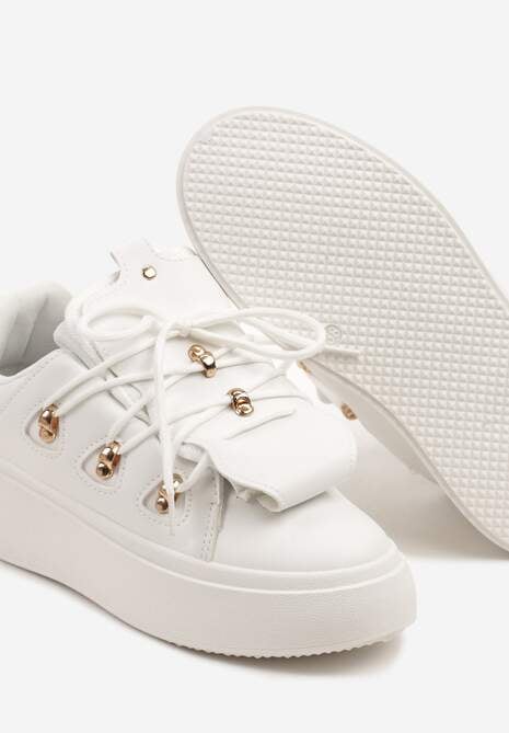 Białe Sneakersy na Platformie Ozdobione Wstawką i Rzemykami na Języku Barilsa