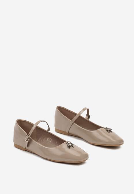 Ciemnobeżowe Balerinki Ozdobione Aplikacją Owada z Paskiem i Sprzączką Nevisola