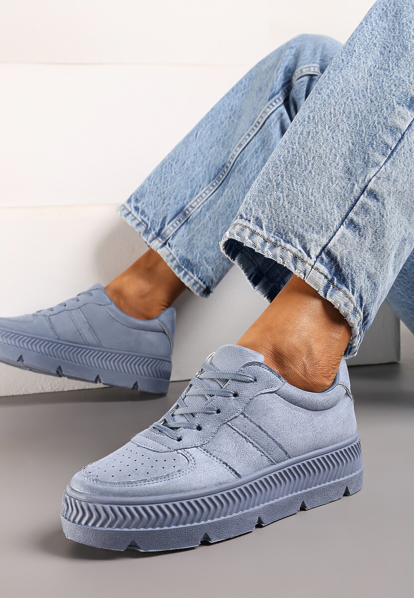 Niebieskie Sneakersy z Perforacją na Żłobionej Podeszwie Riparian Rights