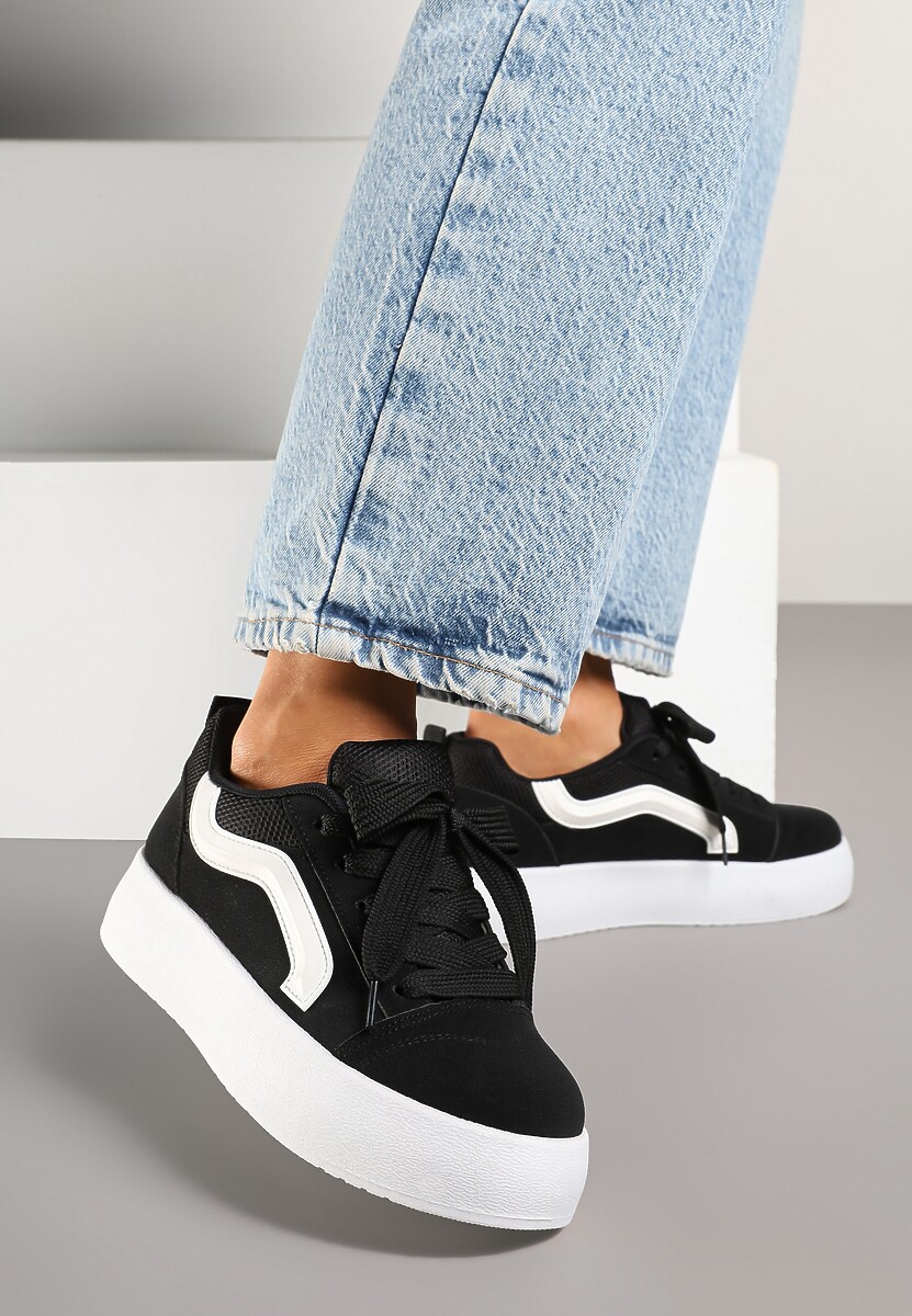 Czarne Sneakersy na Platformie z Geometrycznym Wzorem Kornelna