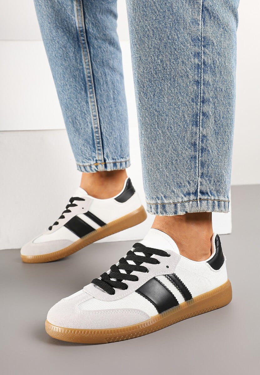 Biało-Czarne Sneakersy na Kauczukowej Podeszwie Ozdobione Paskami Emidi