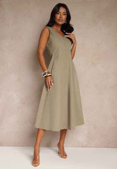 Jasnozielona Rozkloszowana Sukienka z Dekoltem w Kształcie Litery V Agilia