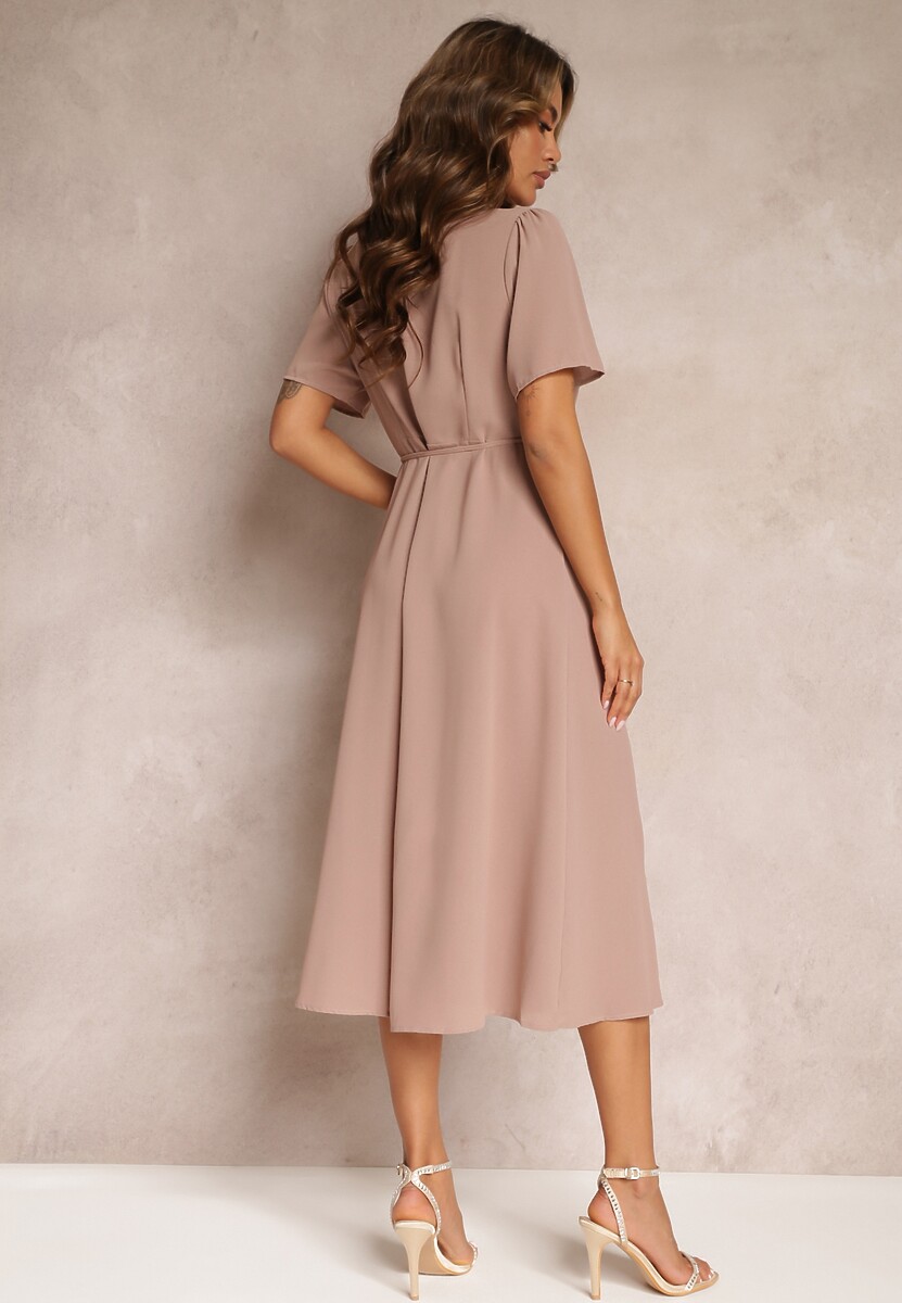 Ciemnobeżowa Sukienka Midi z Kopertowym Dekoltem i Wiązaniem w Pasie Elisanu