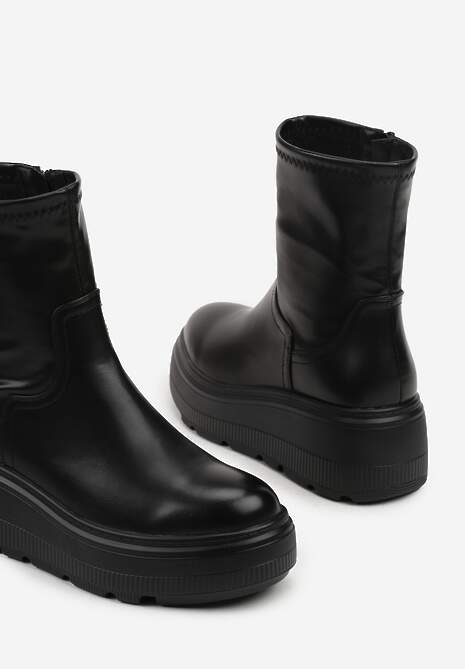 Czarne Botki na Platformie w Stylu Cyber Fisatte