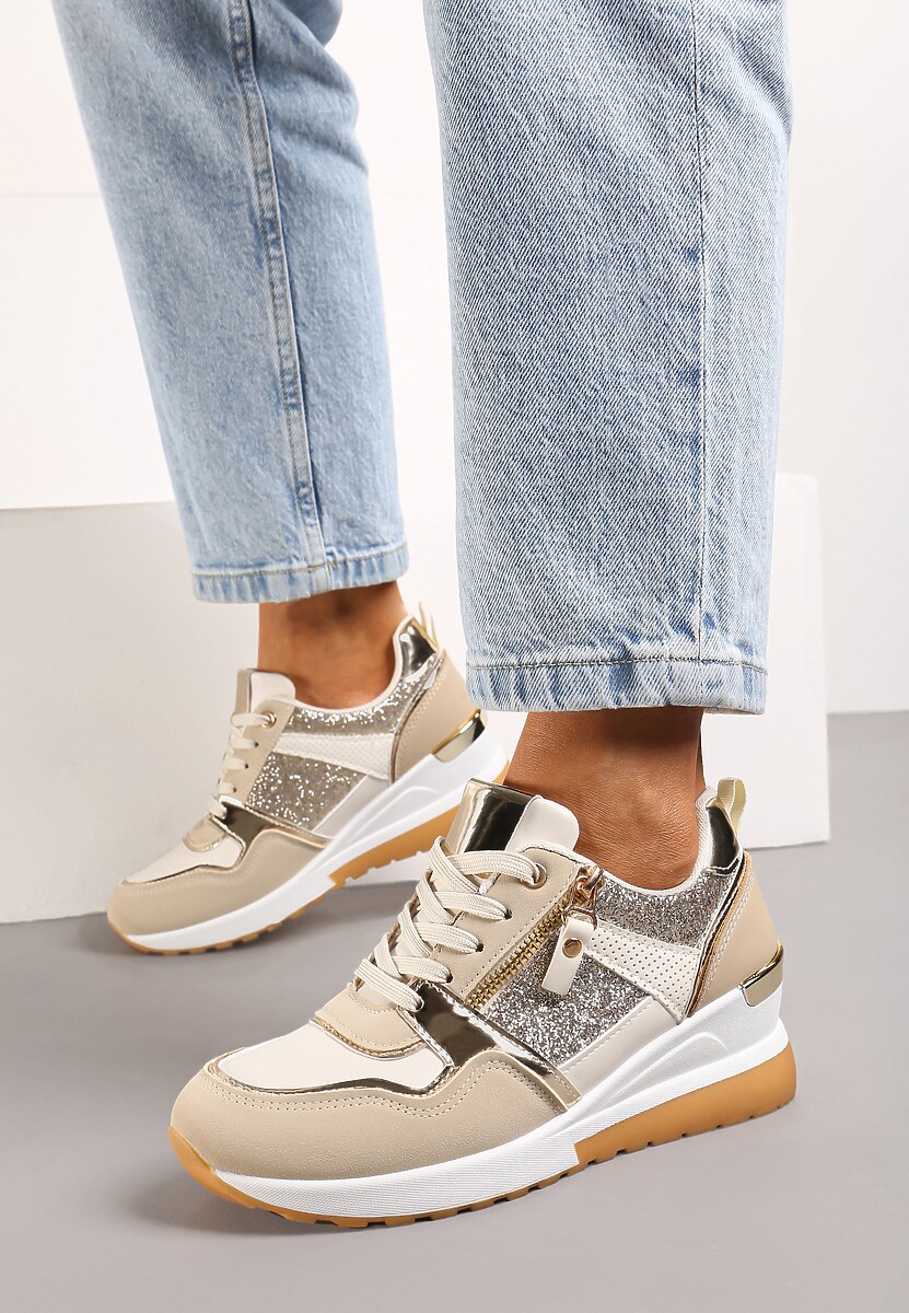 Beżowo-Złote Sneakersy na Niewysokim Koturnie Ozdobione Suwakiem i Wstawkami Liorrama