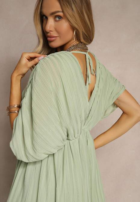 Zielona Luźna Sukienka Wiązana na Szyi Taliowana z Rozkloszowanym Dołem Napovira
