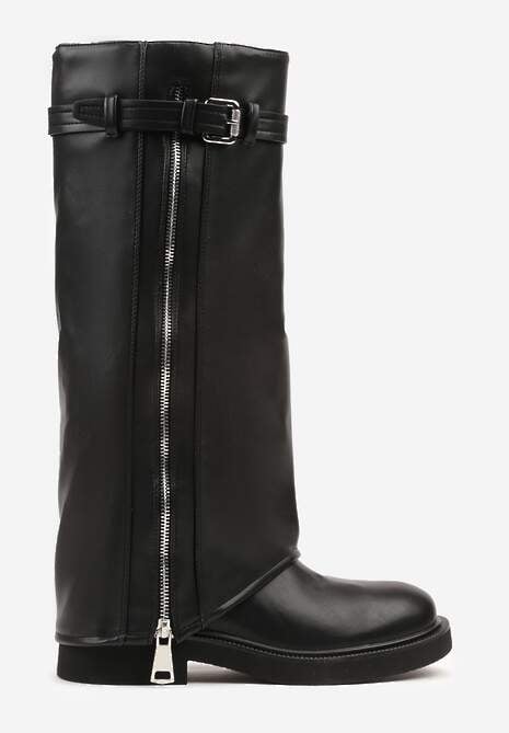 Czarne Kozaki Typu Bikery Ozdobione Suwakiem Klamrą i Wywiniętą Cholewką Sovera