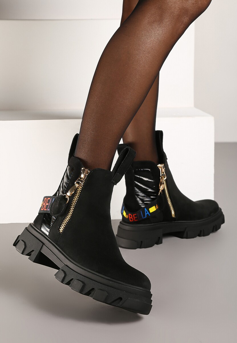 Czarne Botki z Napisem na Taśmie i Ozdobnym Suwakiem Rivarisa